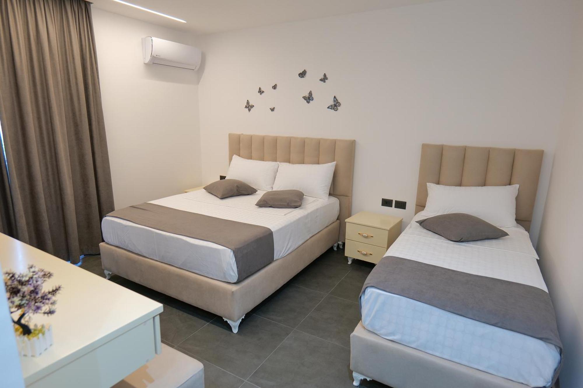 Hotel Celaj Vlorë Exteriör bild