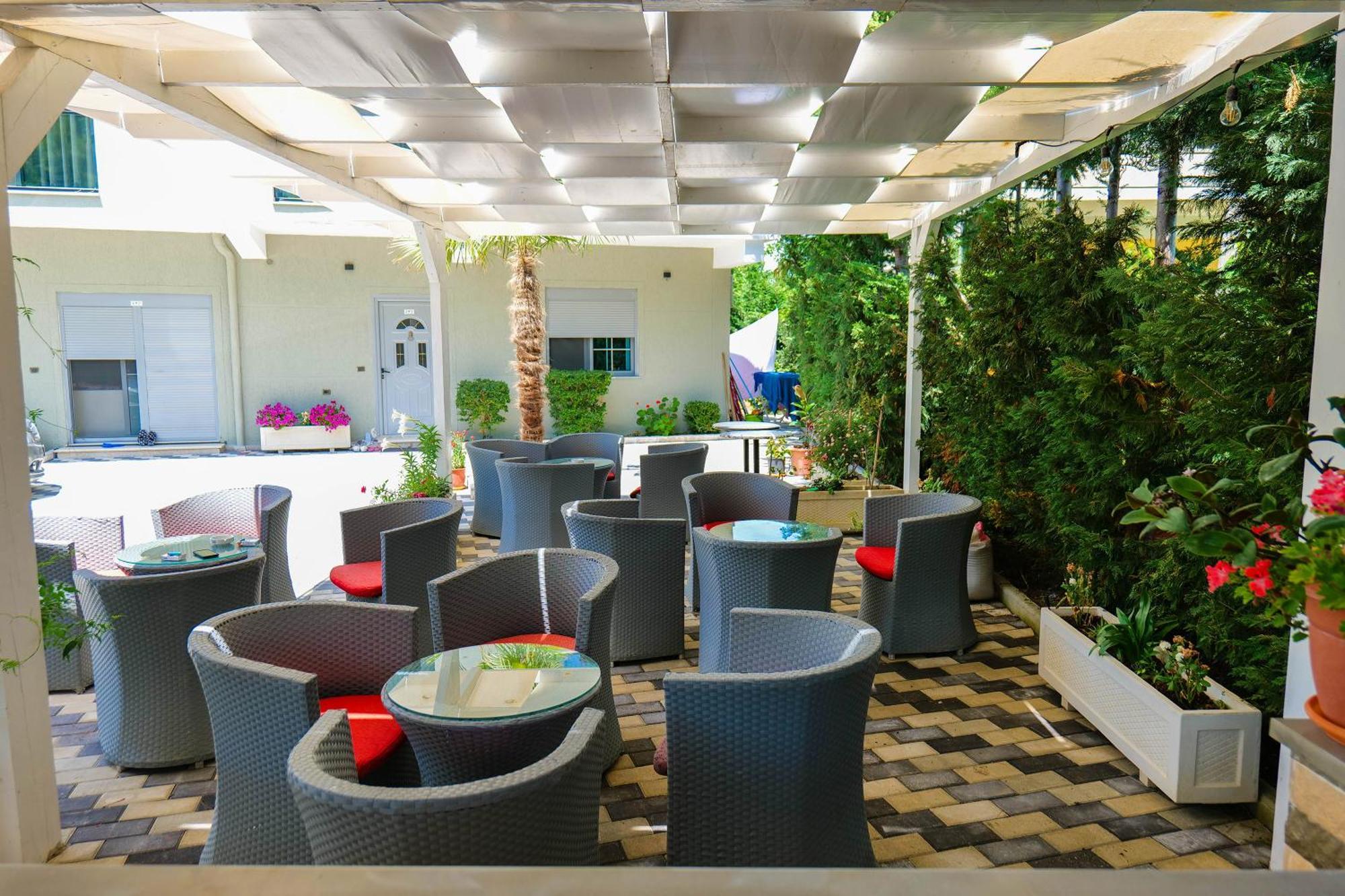 Hotel Celaj Vlorë Exteriör bild