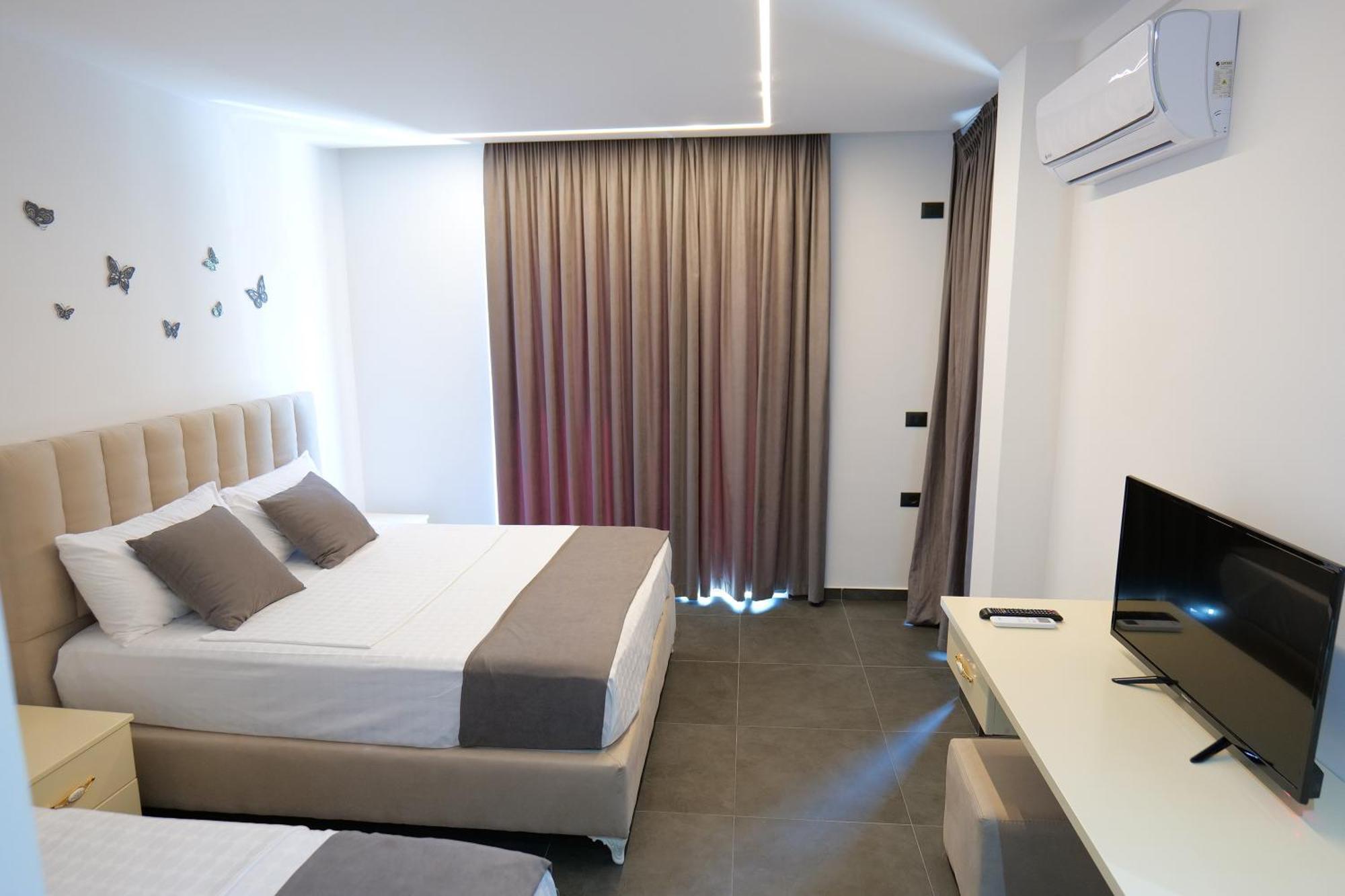Hotel Celaj Vlorë Exteriör bild