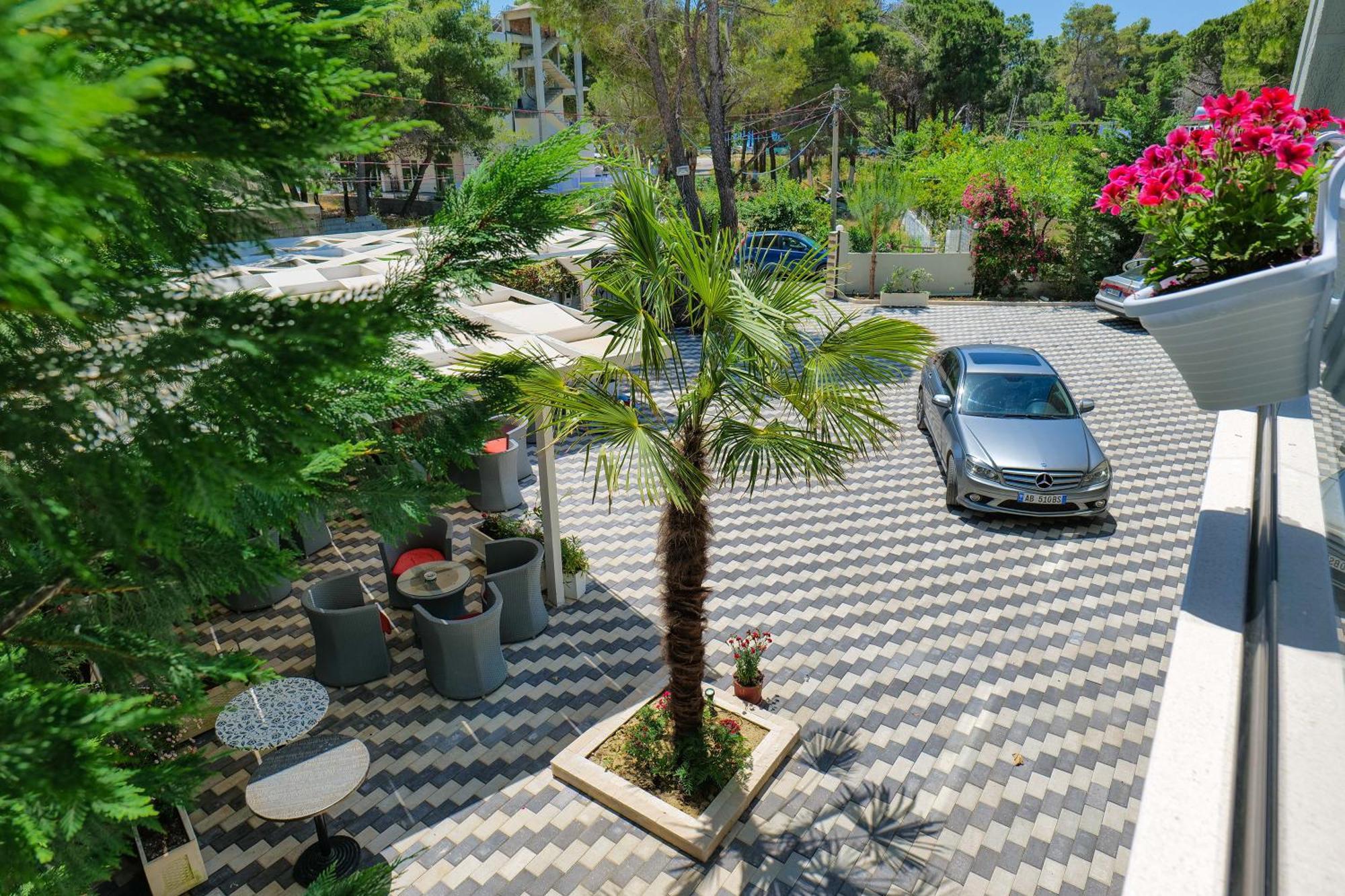 Hotel Celaj Vlorë Exteriör bild