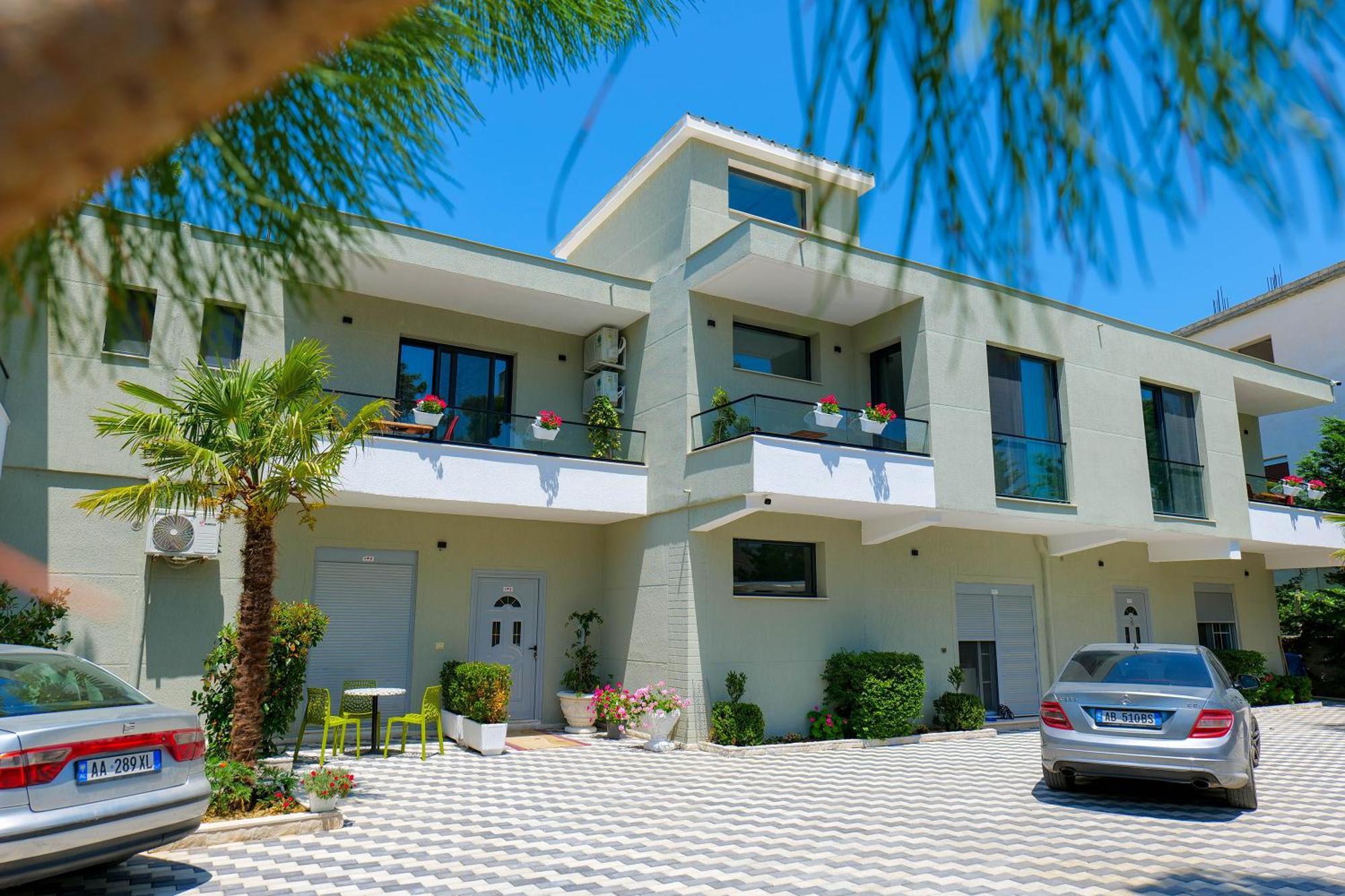 Hotel Celaj Vlorë Exteriör bild